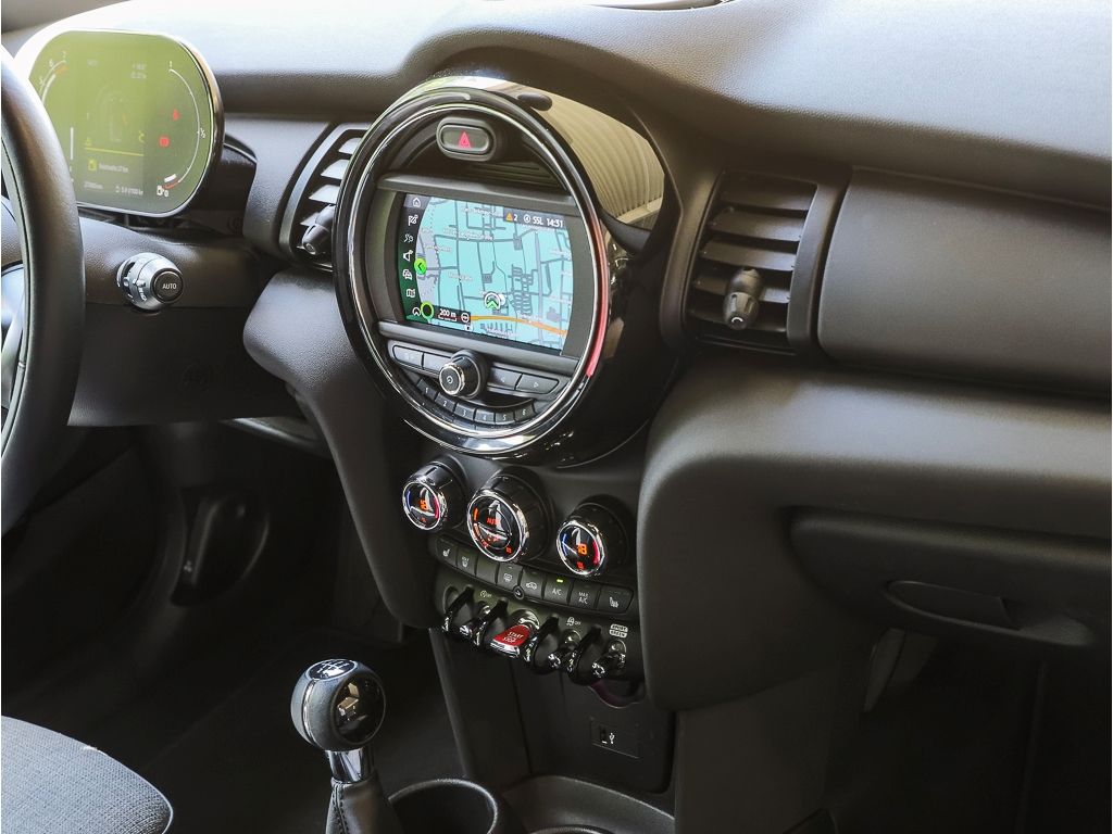 MINI One - Samsaru's Car Outlet