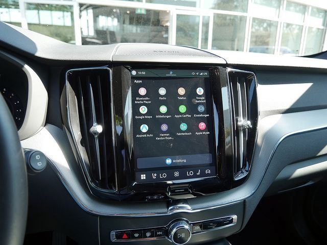 Volvo XC60 B4 Plus Dark SHZ H/K HGSD NAVI FACEL. LED
