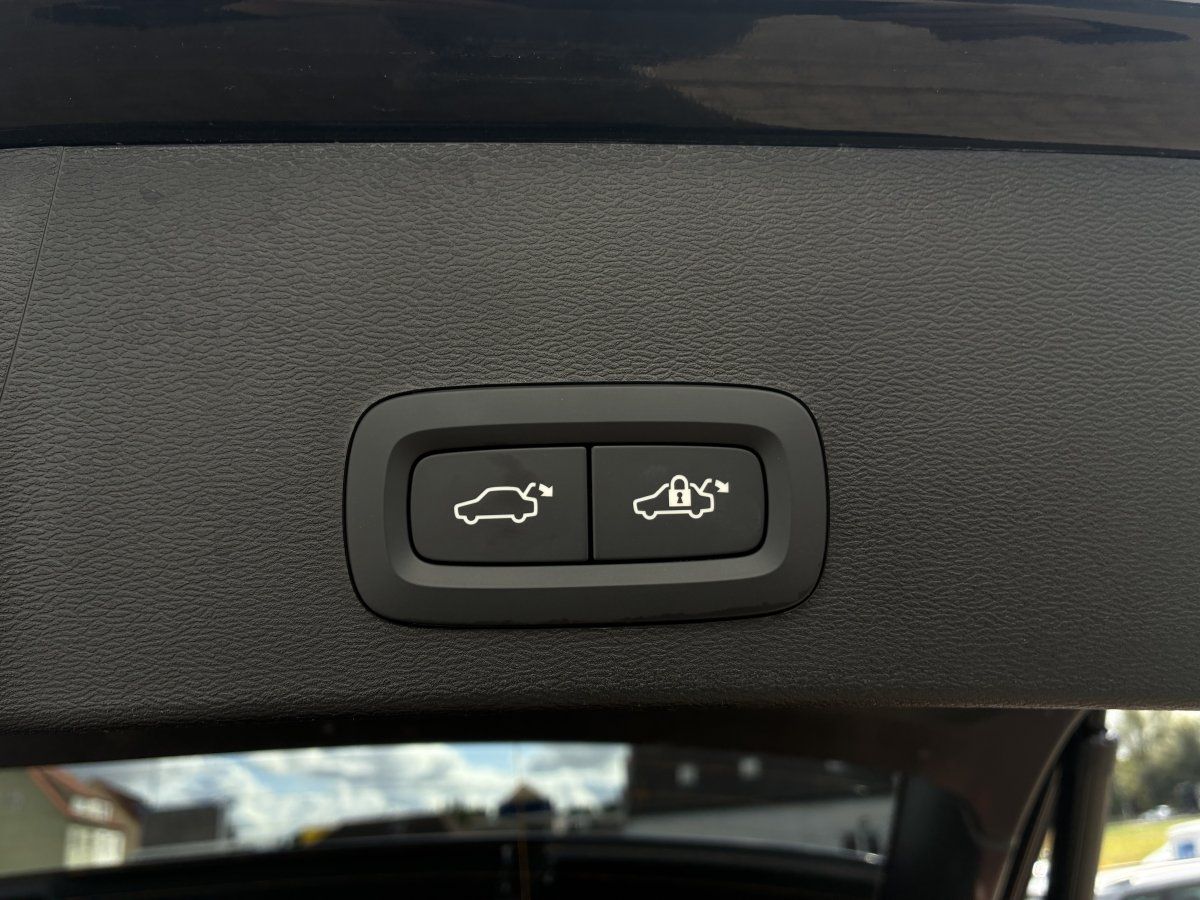 Volvo XC40 B3 Plus Dark Harman/Kardon inkl. Winterräde