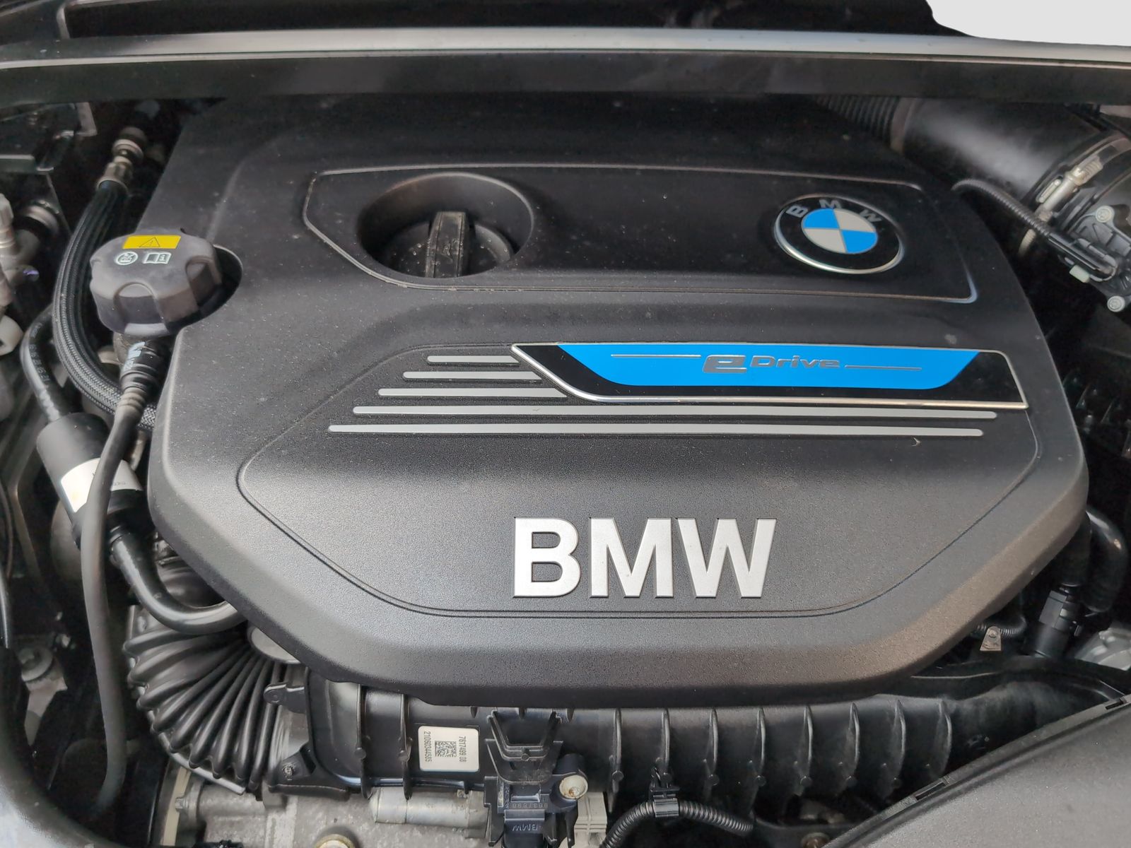 BMW X1 xDrive25e - Samsaru's Car Outlet