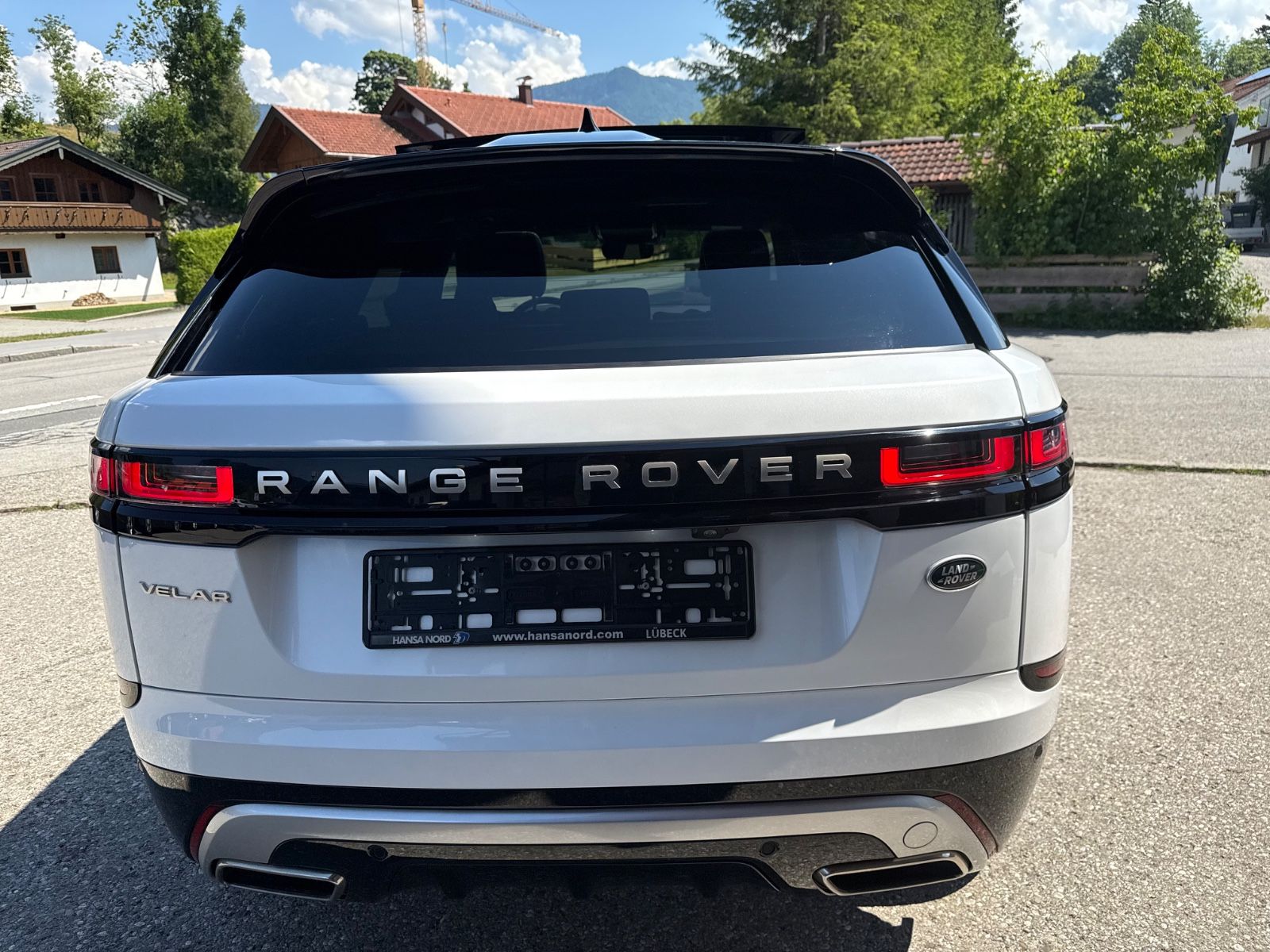 Range Rover Velar D300 Auric Edition - Samsaru's Car Outlet