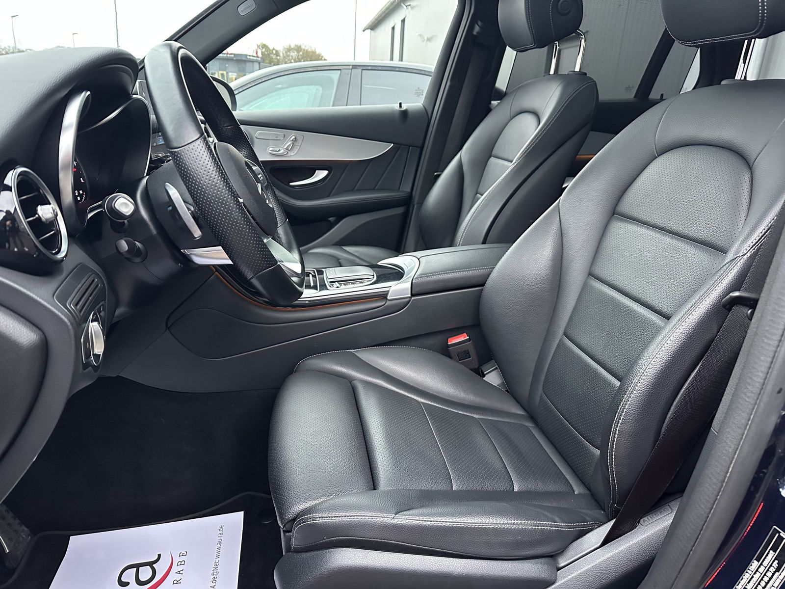 Mercedes-Benz GLC 200d 4M AMG-Line NAV+LED+AHK+HUD+PANO+ACC+PP