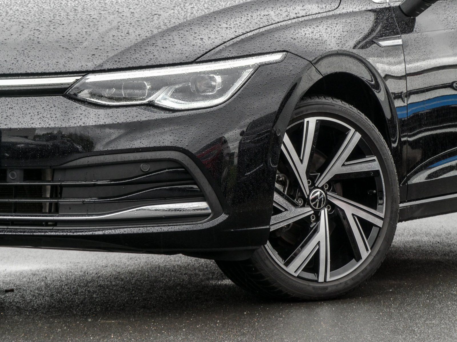 Volkswagen Golf Style 2.0 TDI DSG - Samsaru's Car Outlet