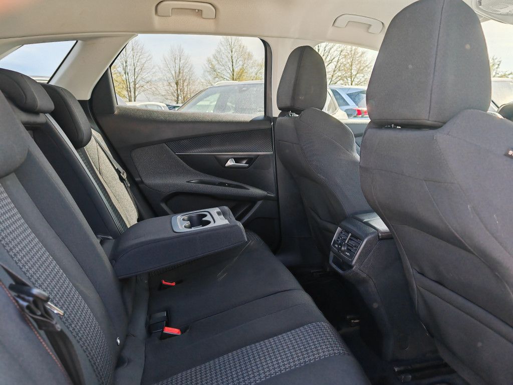 Peugeot 3008 BlueHDI 130 EAT8 KOMFORTSITZ - Samsaru's Car Outlet