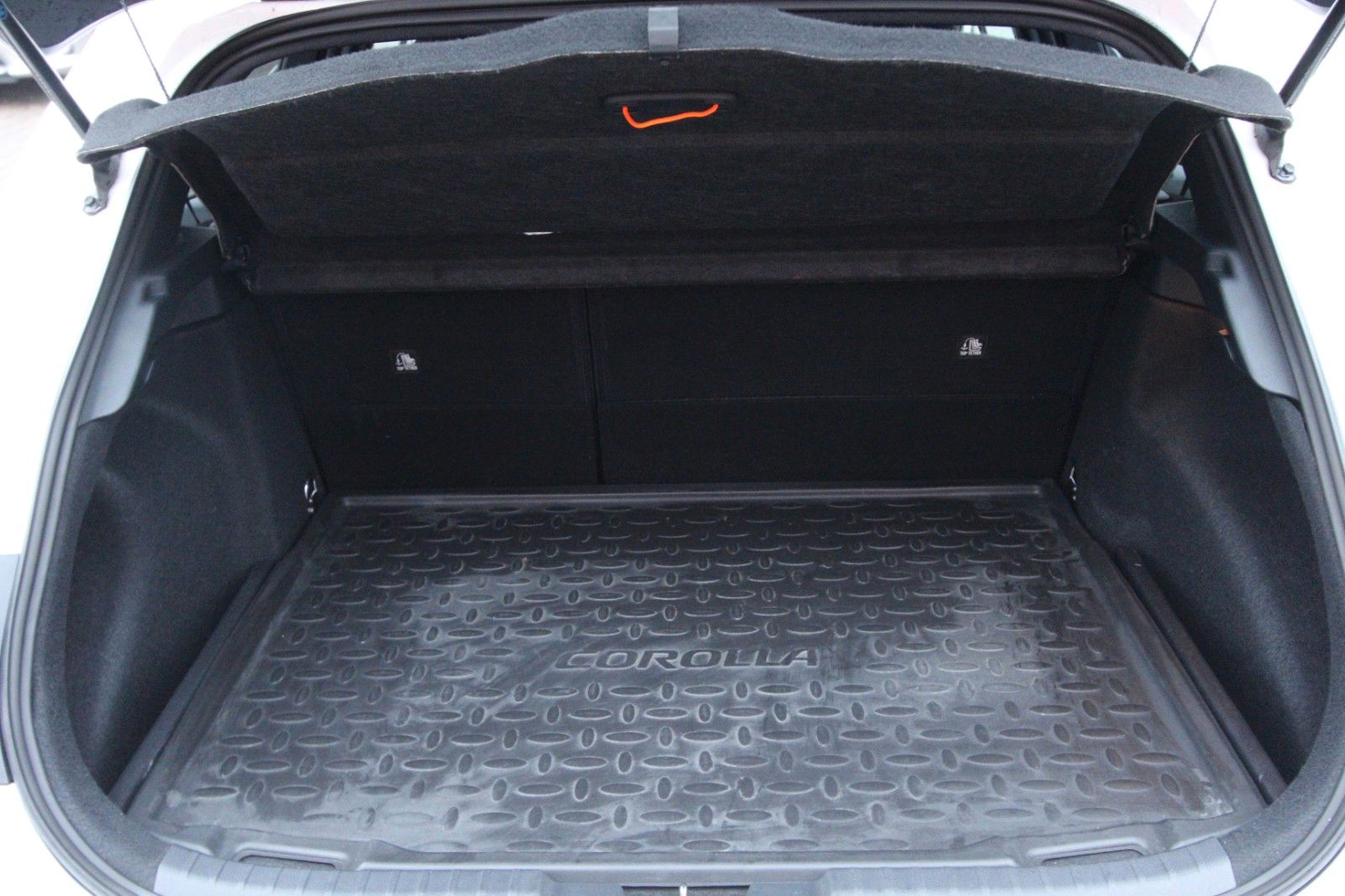 Toyota Corolla Hybrid Team - Samsaru's Car Outlet