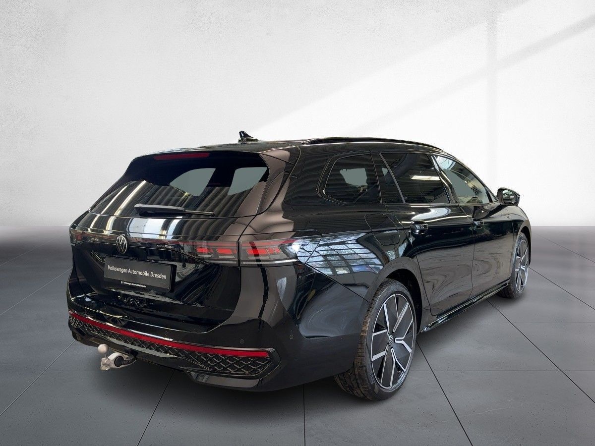 Volkswagen Passat Variant R-Line 1,5 eHybrid DSG AHZV PANO