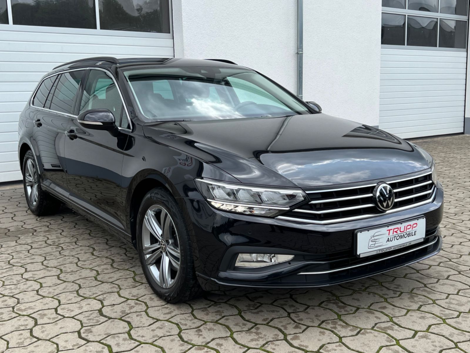 Volkswagen Passat 2.0 TDI - Samsaru's Car Outlet