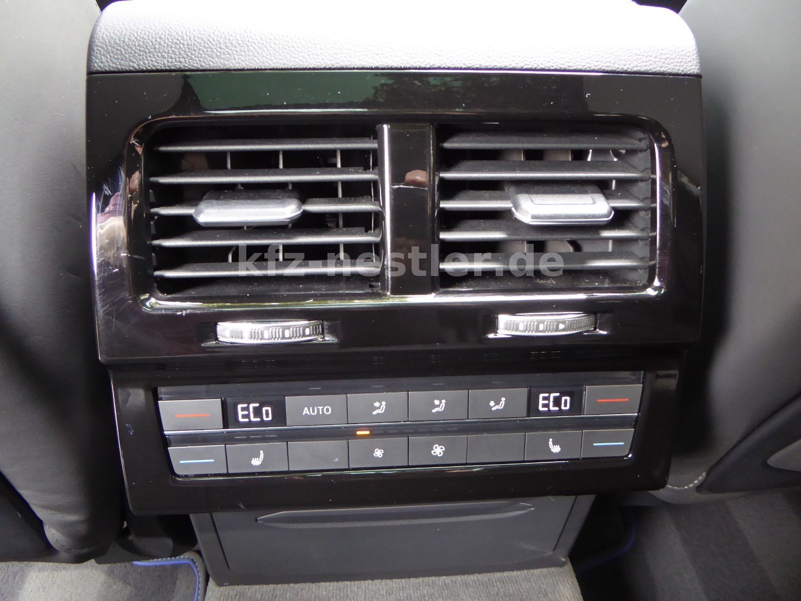 Volkswagen Touareg R e-Hybrid Pano/Puglia/AHK/HUD/ACC/Matt