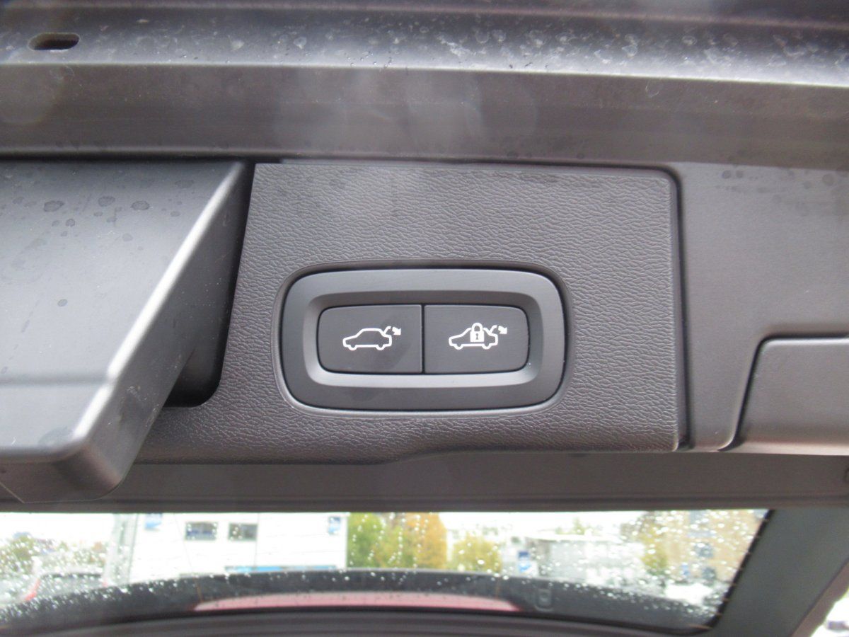 Volvo XC60 T6 AWD Plug-in Hybrid Black Edition Ultra