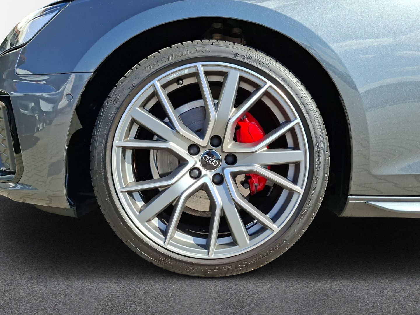 Audi A4 Avant 40 TFSI quattro S line *S-Sitze*AHK*Pan