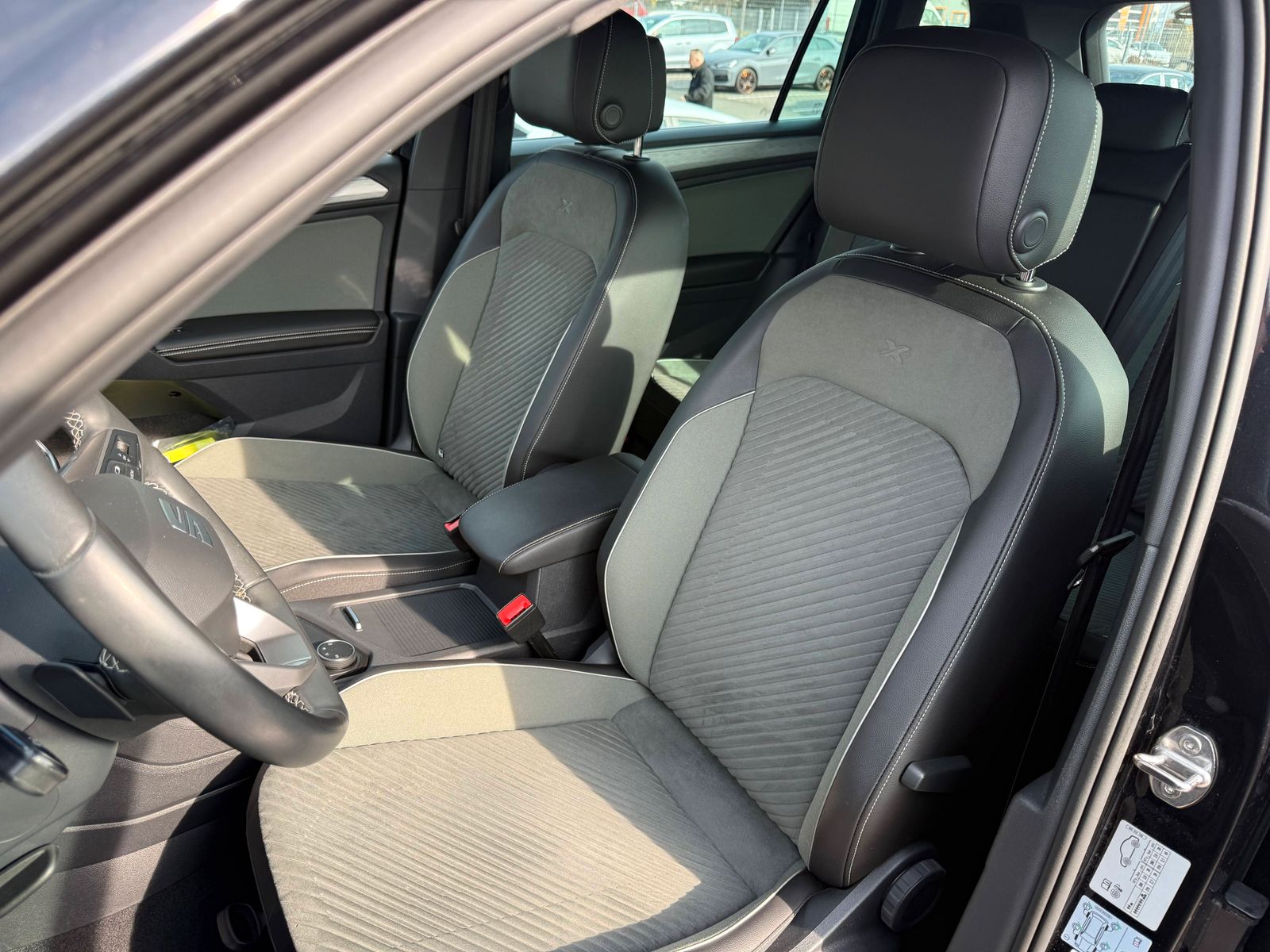Seat Tarraco 1.4 e-HYBRID Xperience SHZ AHK LED 19"