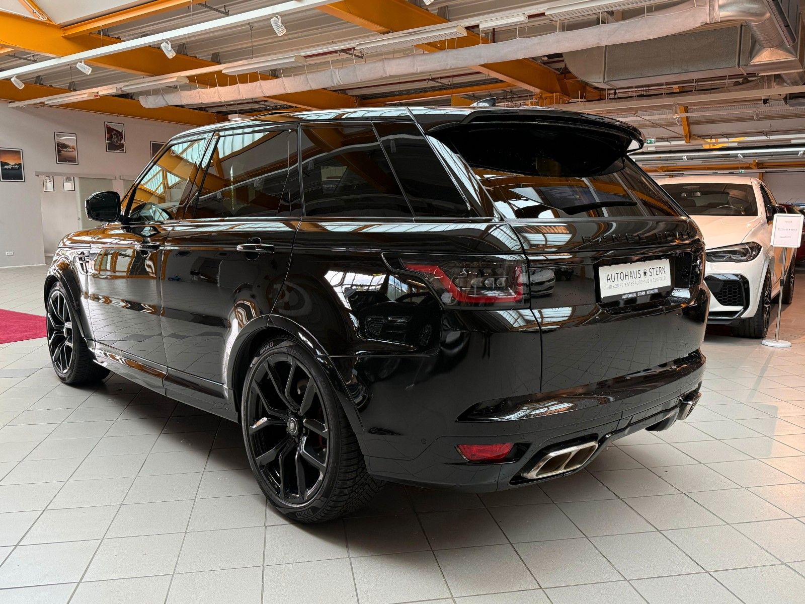 Range Rover Sport SVR - Samsaru's Car Outlet