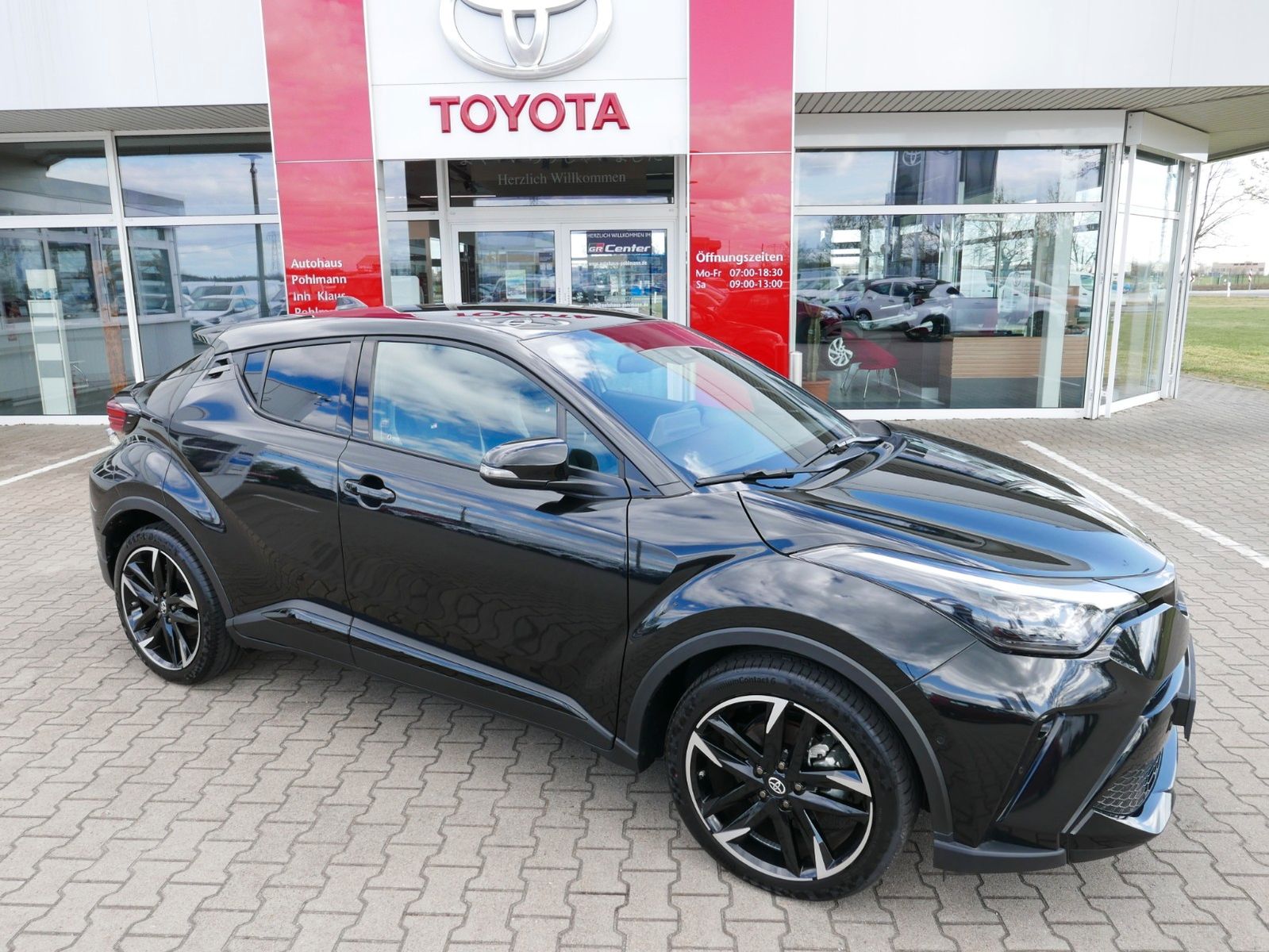 Toyota C-HR 2.0 Hybrid GR Sport Black - Samsaru's Car Outlet