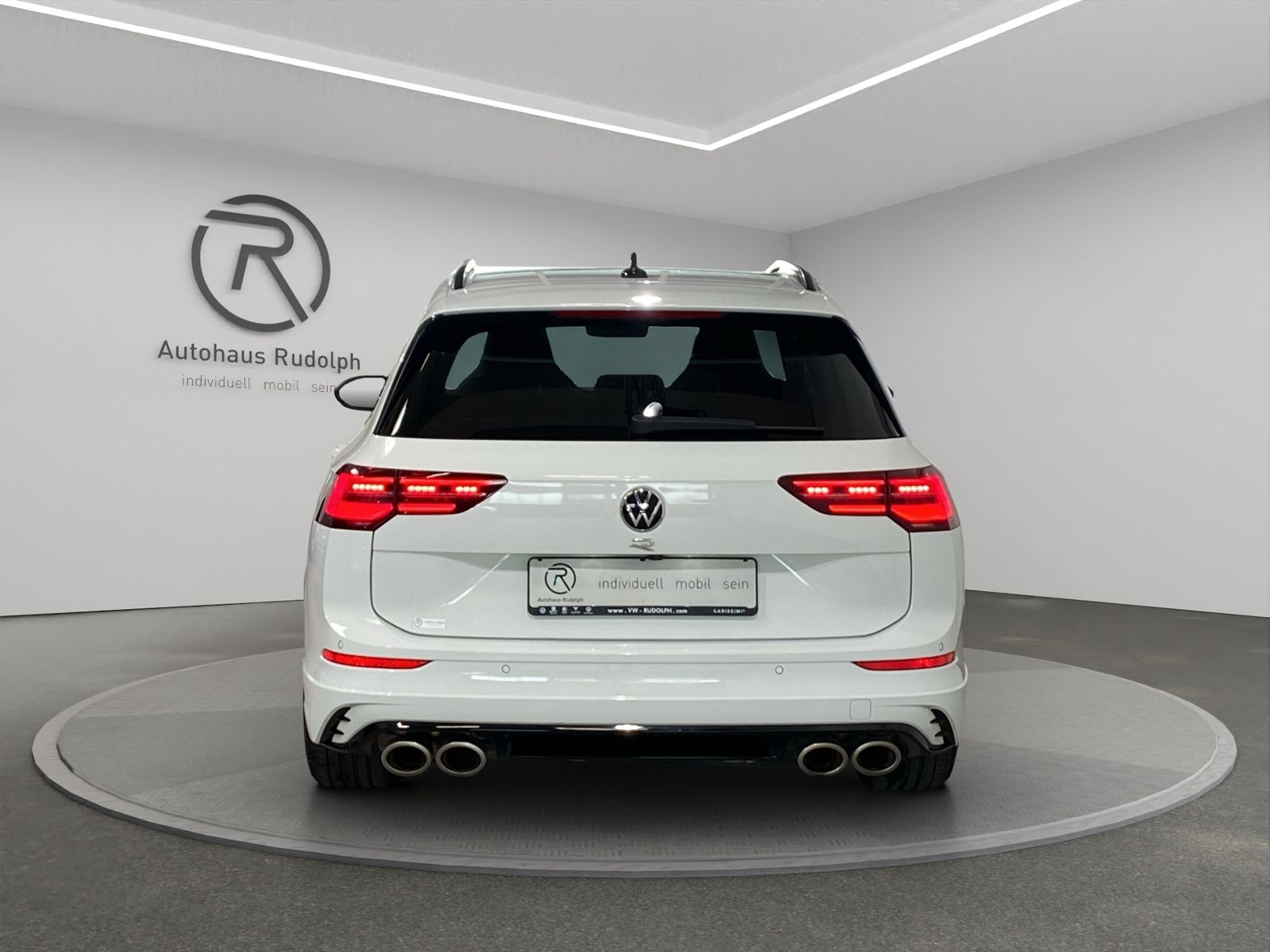 Volkswagen Golf VIII R Variant 2.0 TSI 4Motion DSG "Black S