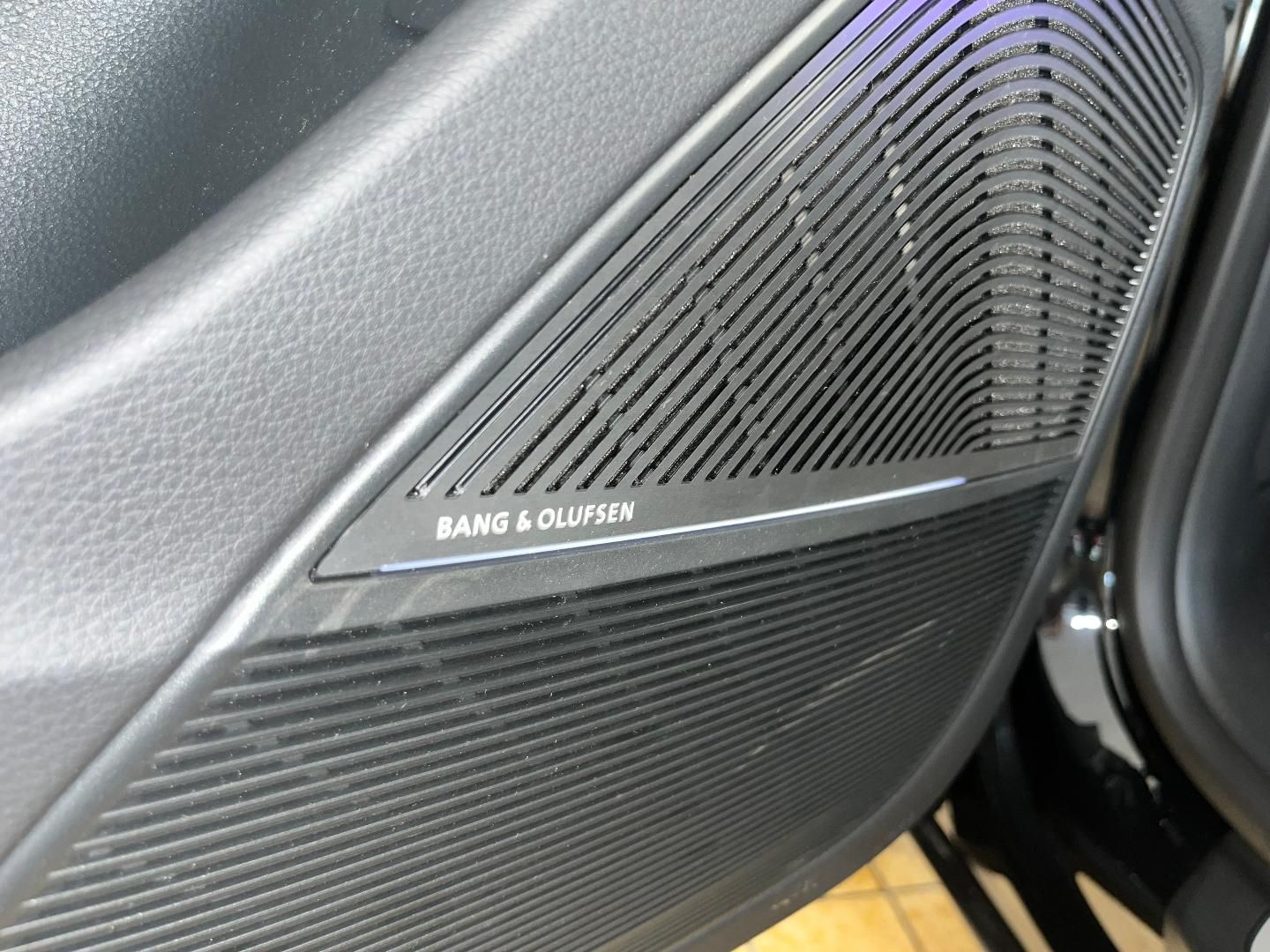 Audi RS Q8 SUV 23",Pano,305Kmh,Keramik,Spabga...