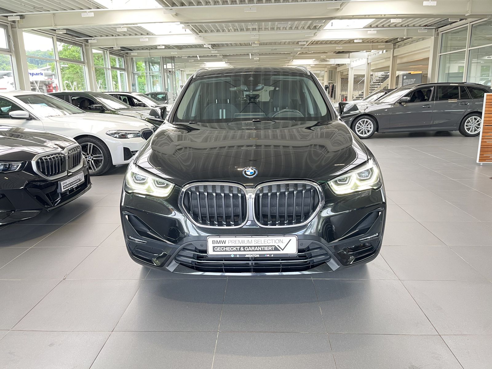 BMW X1 xDrive25e Sport Line - Samsaru's Car Outlet