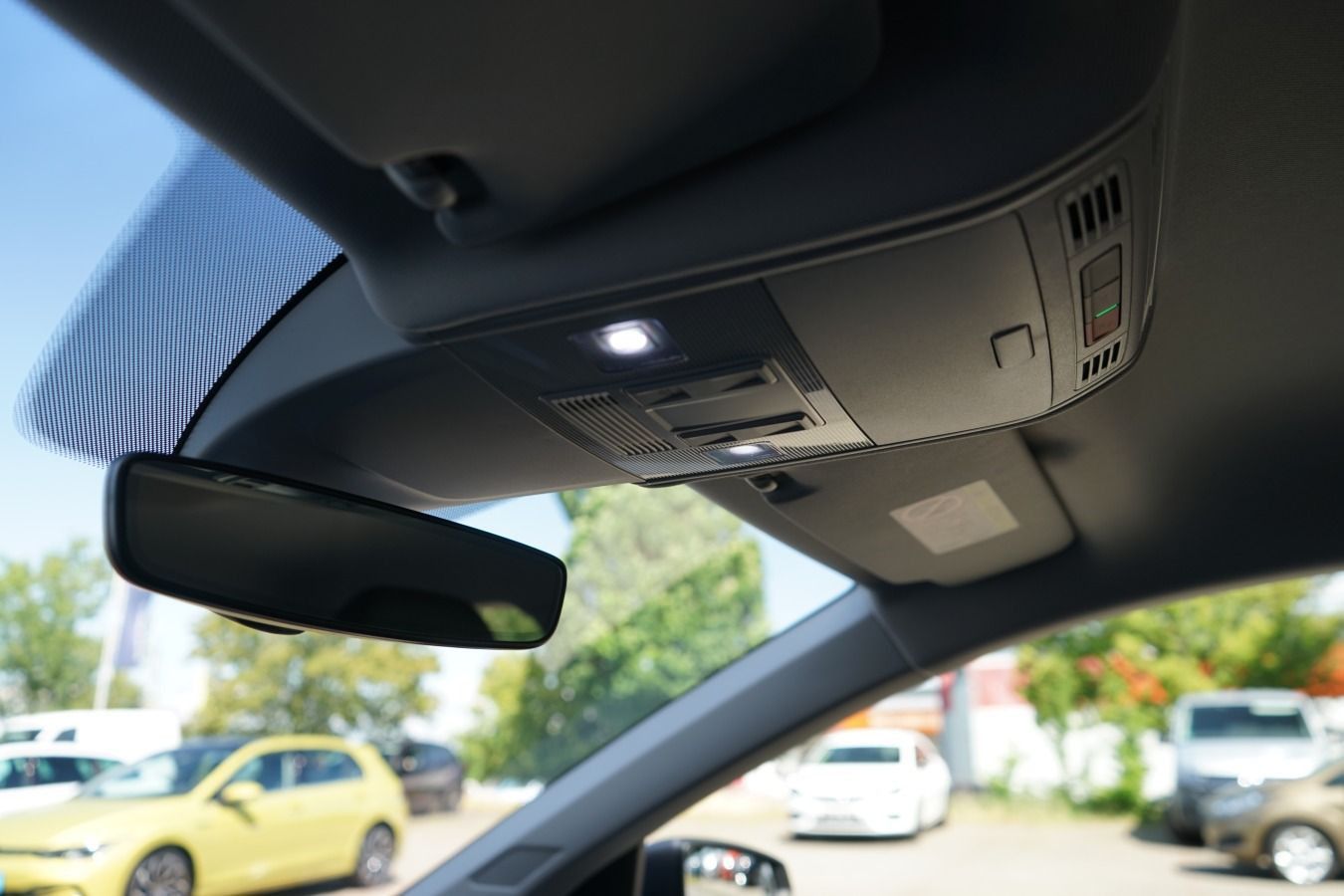 Volkswagen Polo 1.0 TSI Style - Samsaru's Car Outlet