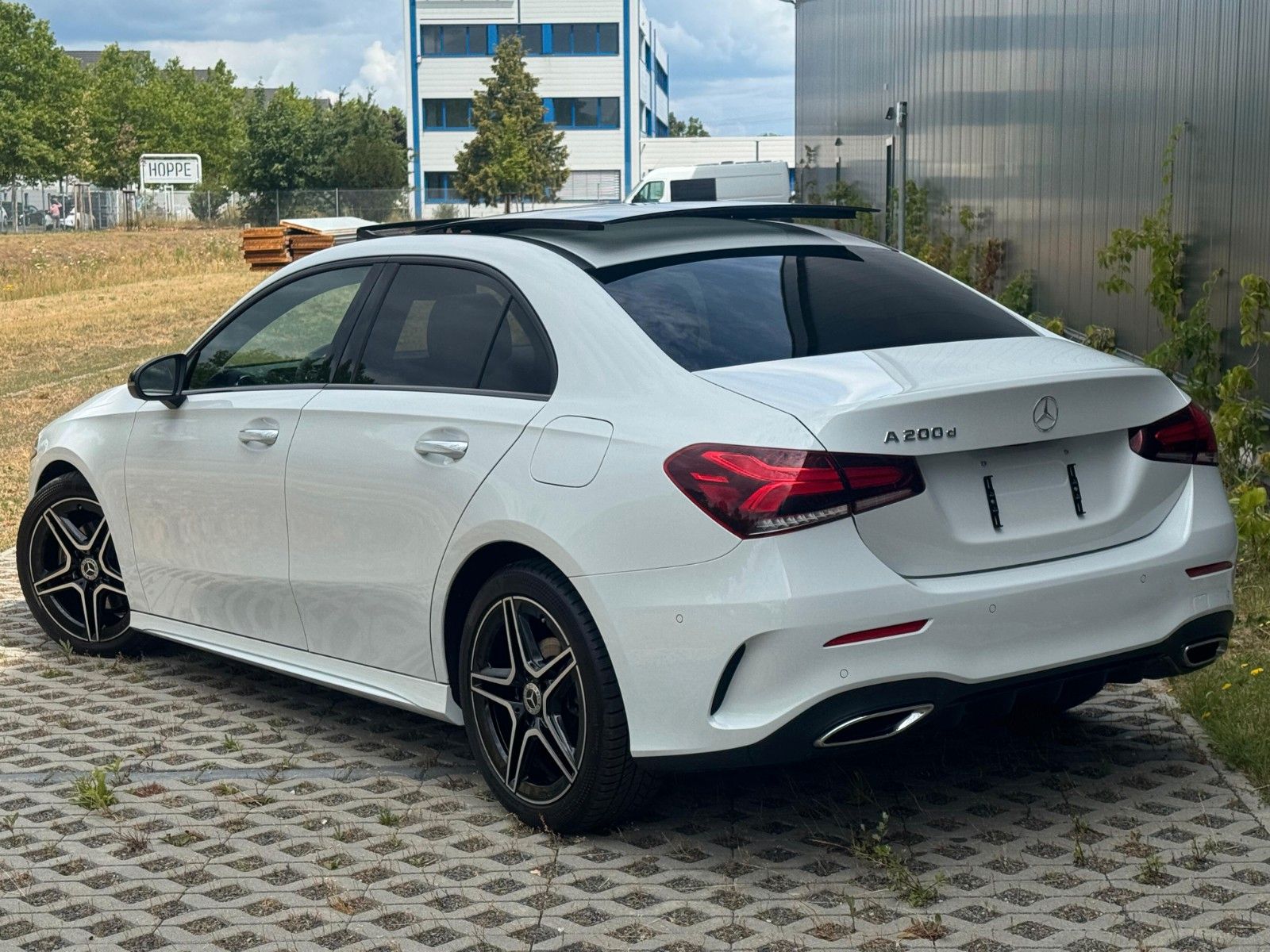 Mercedes-Benz A 200d AMG - Samsaru's Car Outlet