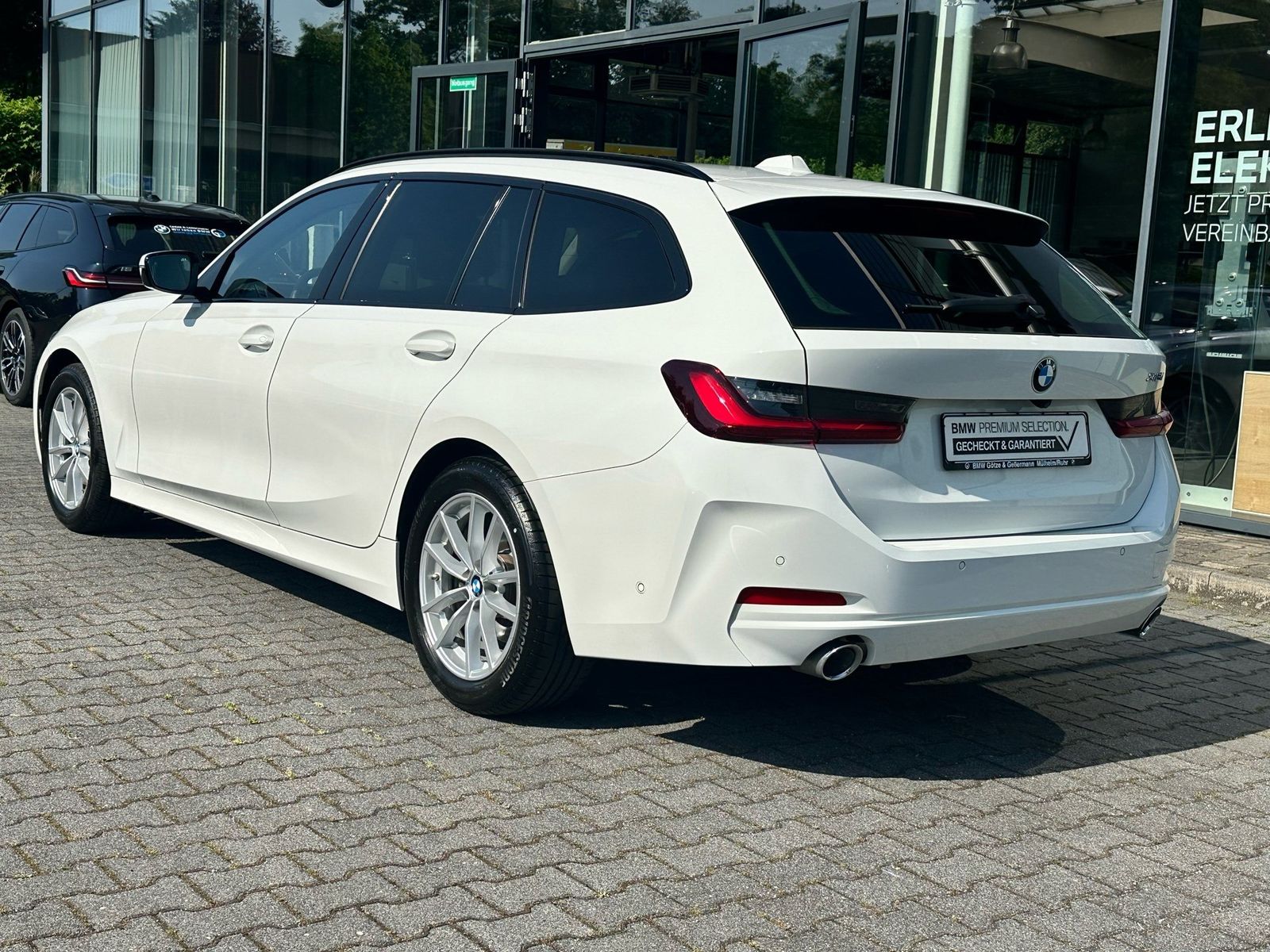 BMW 318i Touring DrivingAssist Stop&Go HeadUp AHK