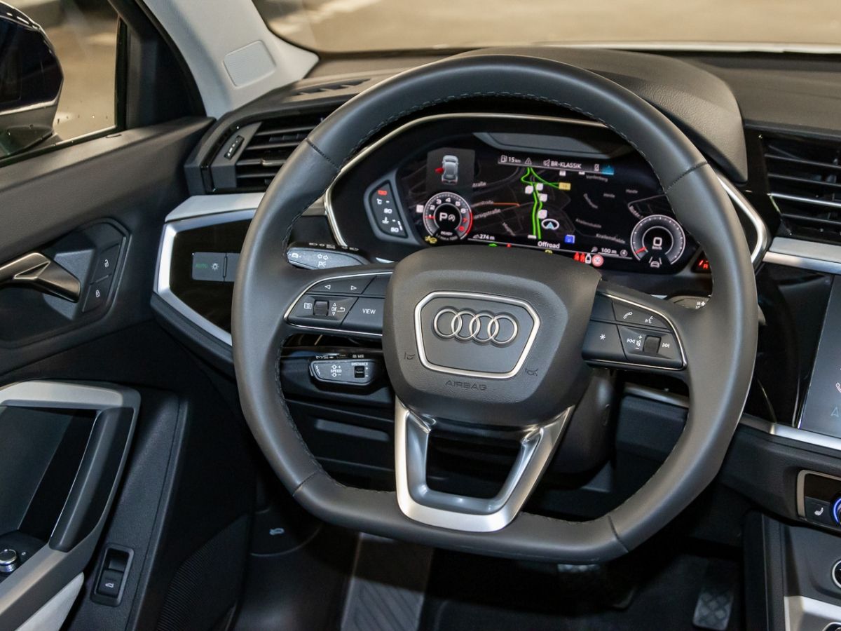 Audi Q3 40 TFSI quattro S tronic - Samsaru's Car Outlet