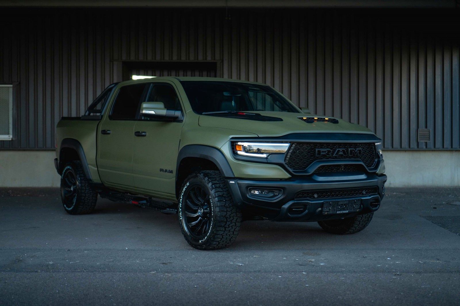 Dodge RAM 5.7 V8 HEMI 4x4 LARAMIE OFFROAD TRX Styling