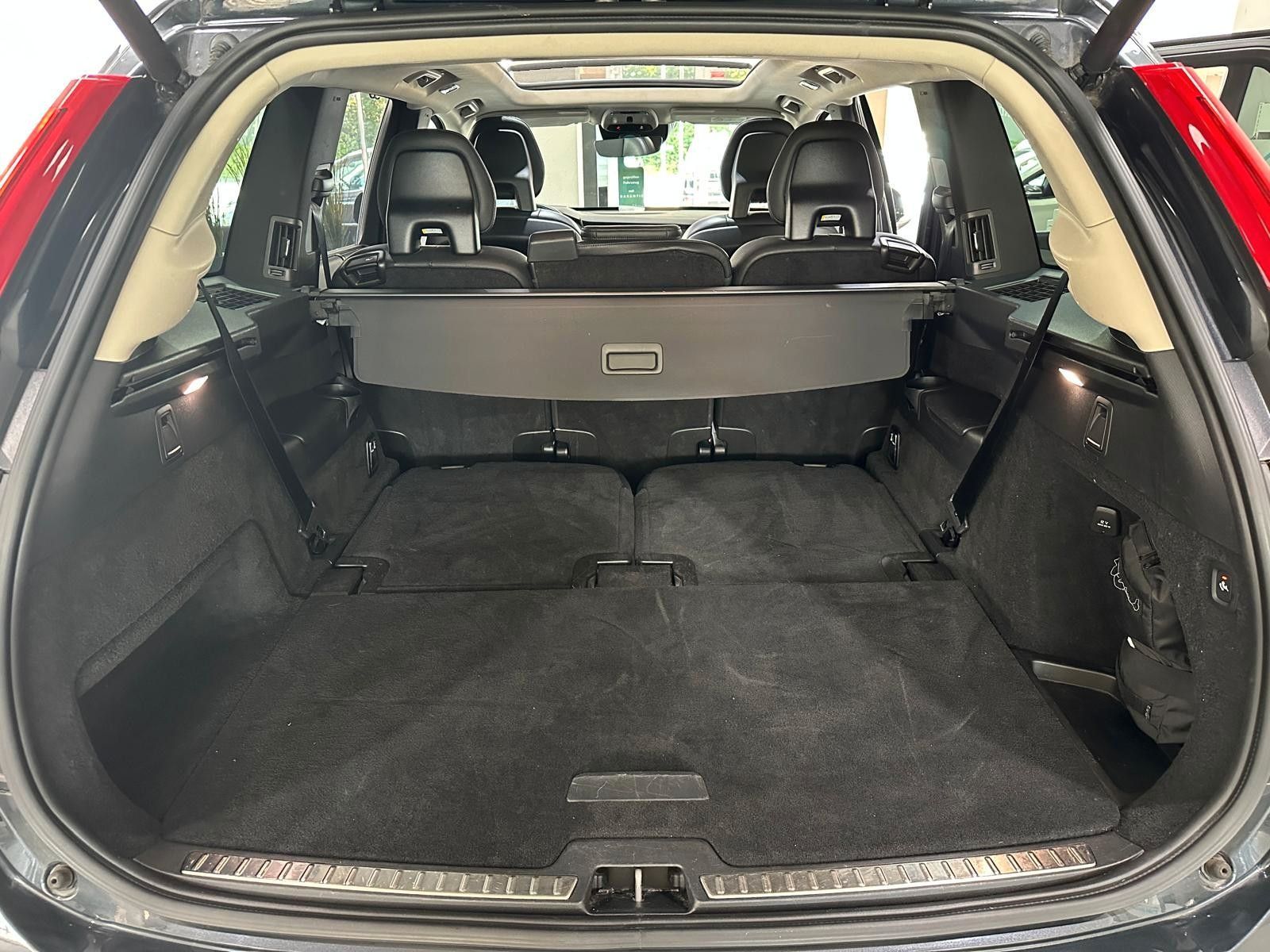 Volvo XC90 T8 Plug-In Hybrid - Samsaru's Car Outlet