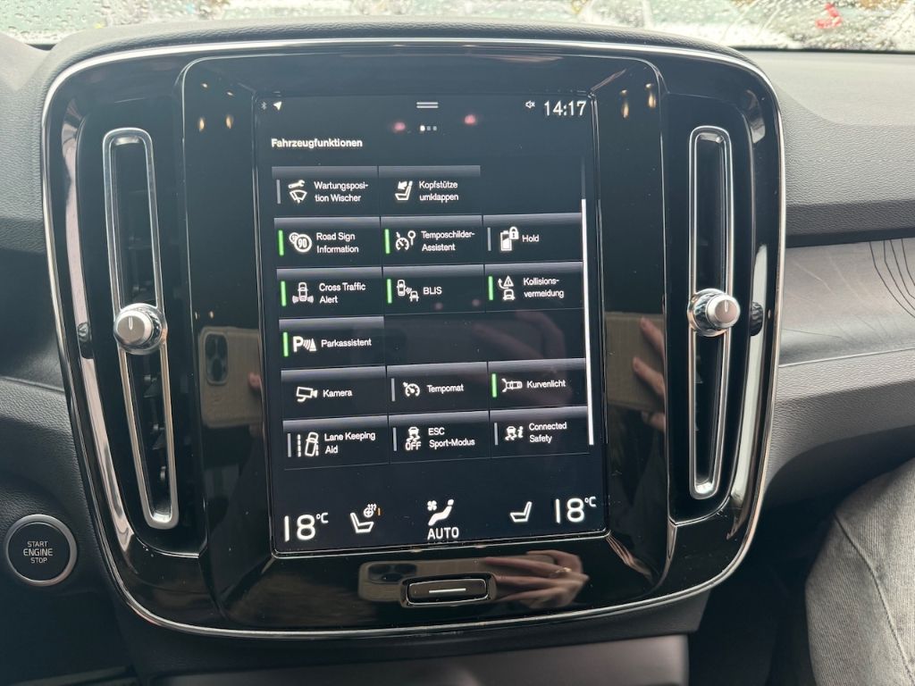 Volvo XC40 Plus Dark Recharge Plug-In Hybrid T4 Twin E