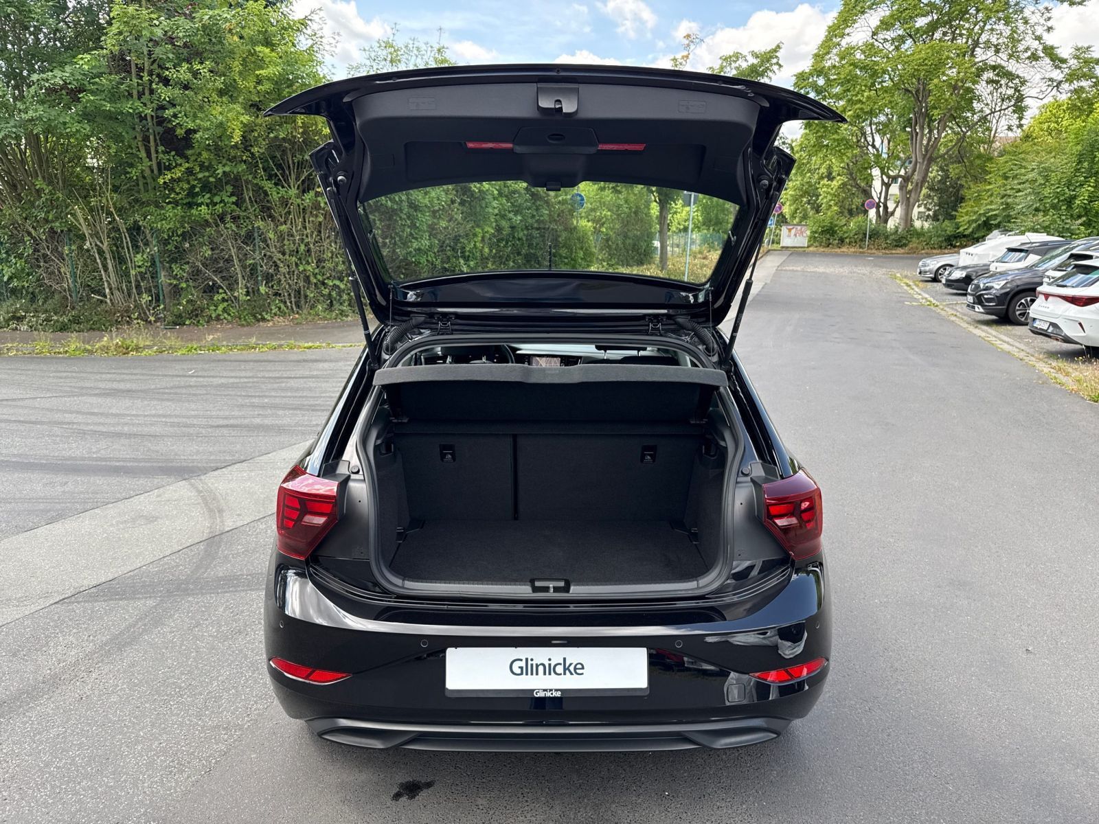 Volkswagen Polo Life 1.0 TSI DSG - Samsaru's Car Outlet