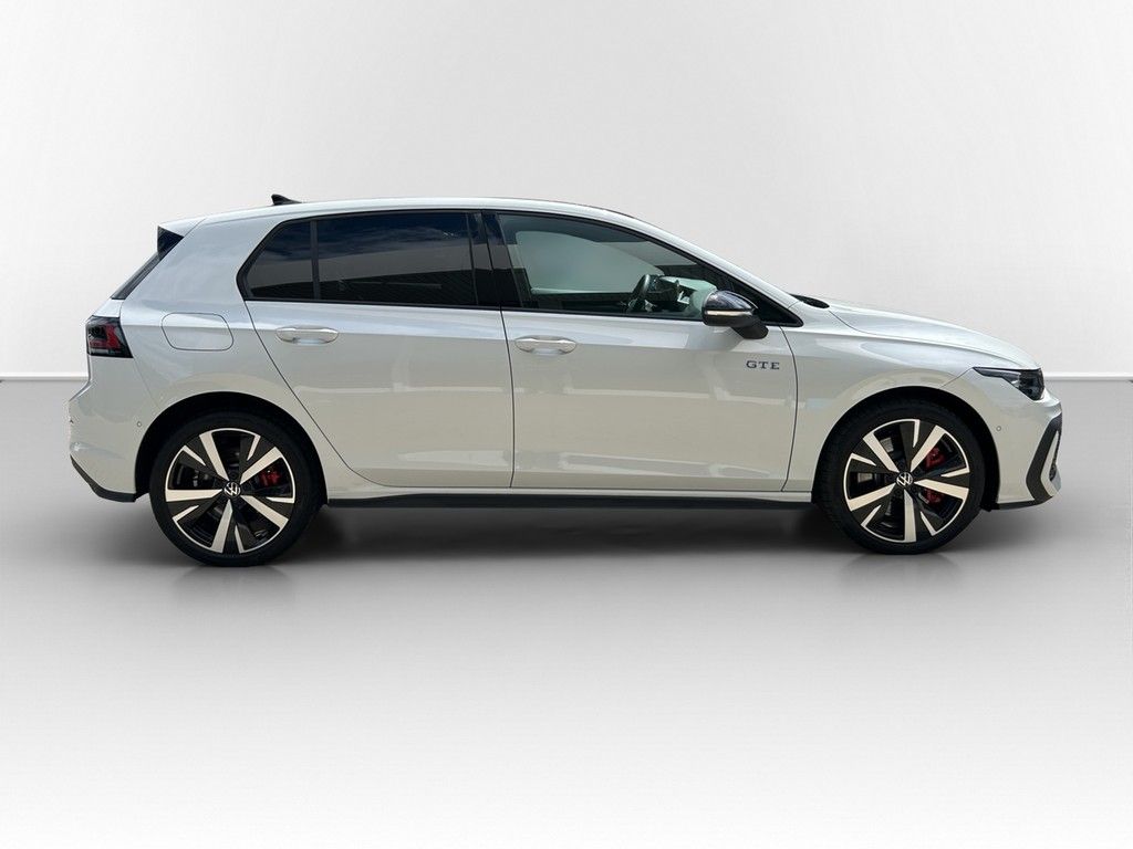Volkswagen Golf VIII 1.5 eHybrid DSG GTE AHK*PANO*HUD*IQ-LI