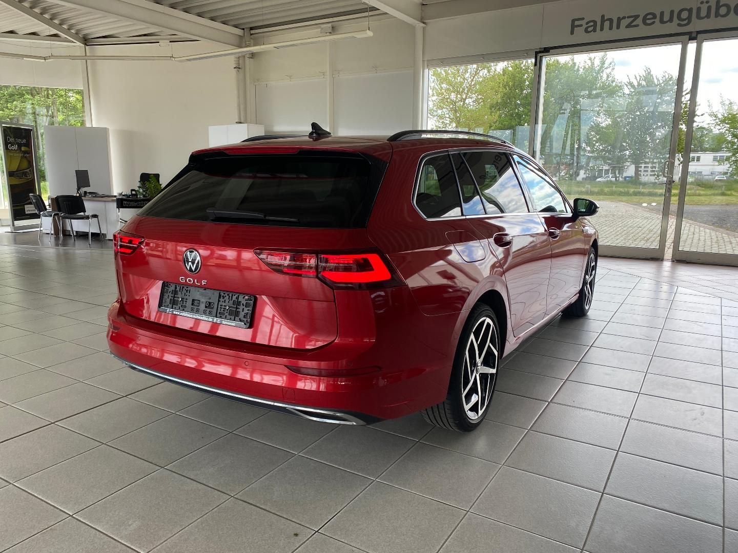 Volkswagen Golf Variant Style 2.0l TDI - Samsaru's Car Outlet