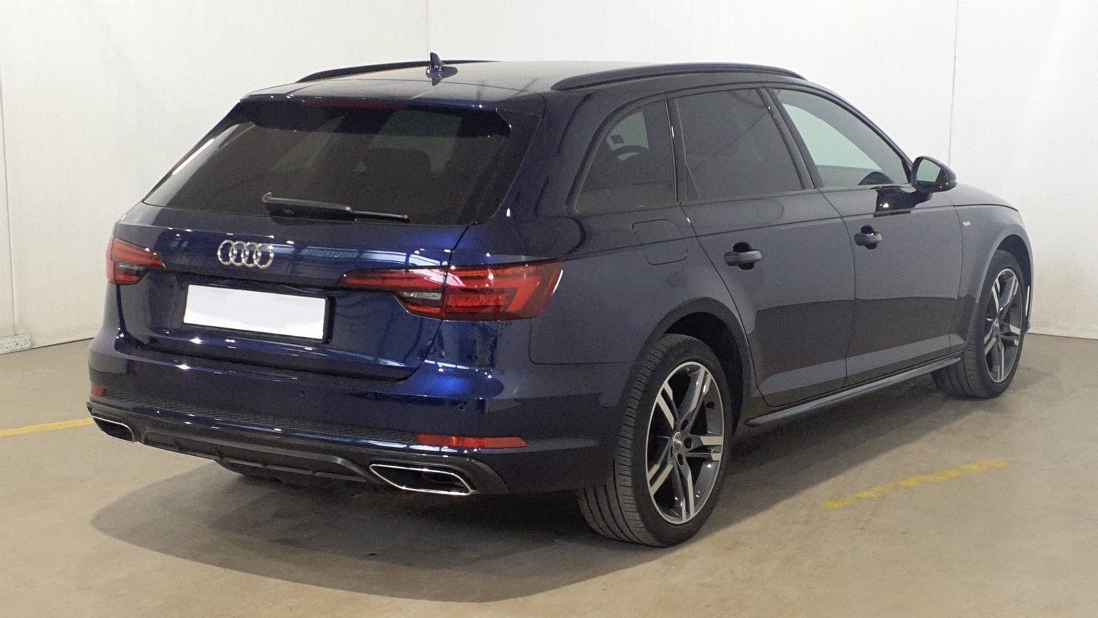 Audi A4 Avant 40 g-tron S-Line - Samsaru's Car Outlet