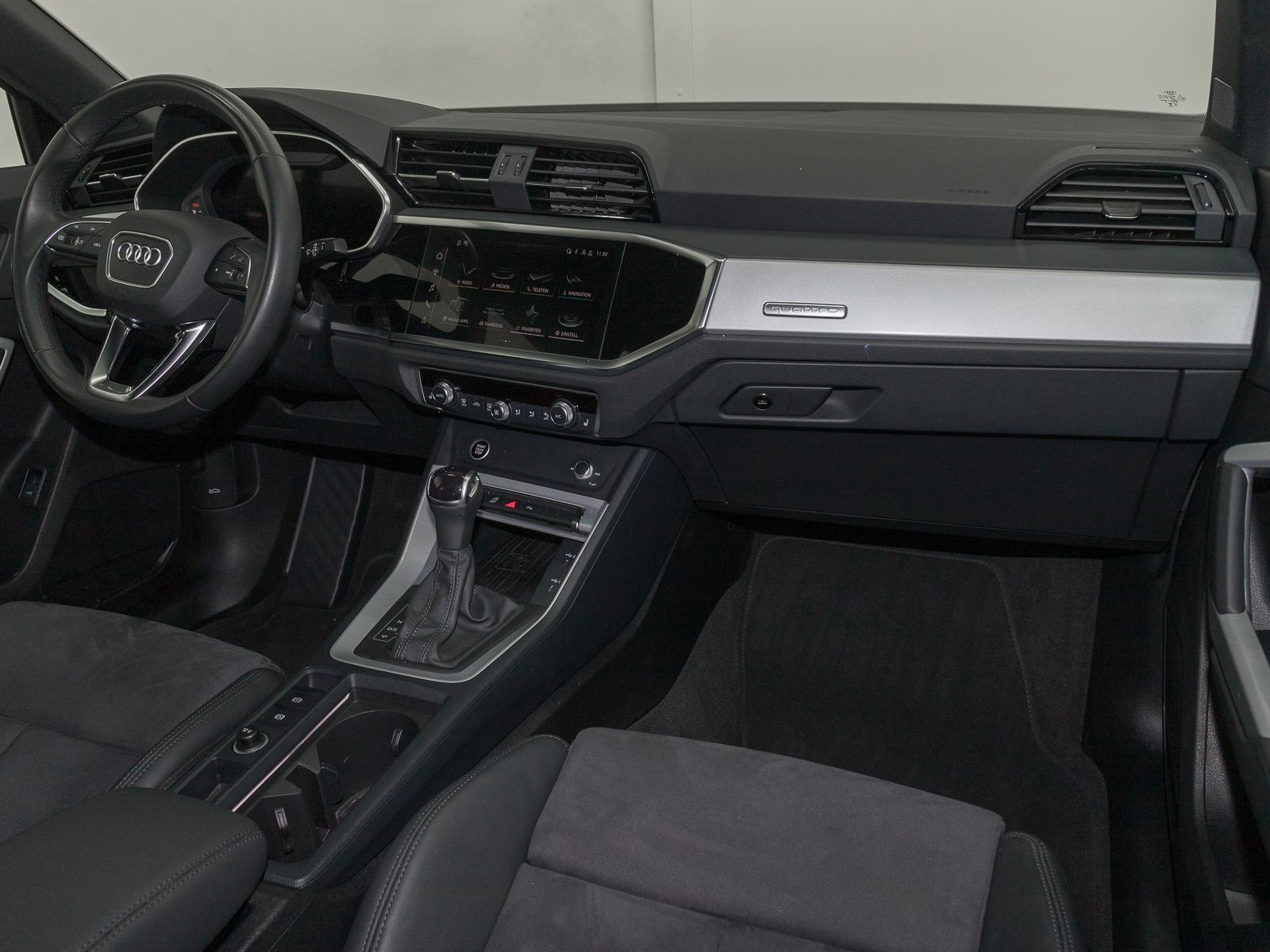 Audi Q3 35 TDI Q S LINE - Samsaru's Car Outlet