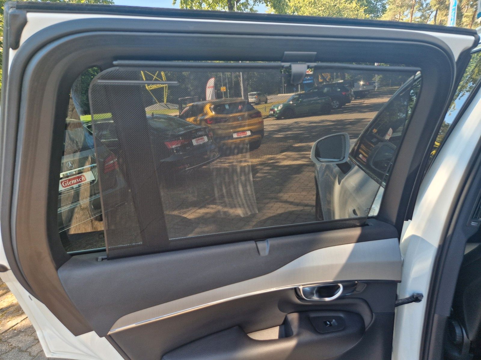 Volvo XC90 Momen Pro AWD D5 AHK 7 Sitze 360° DAB 8fach