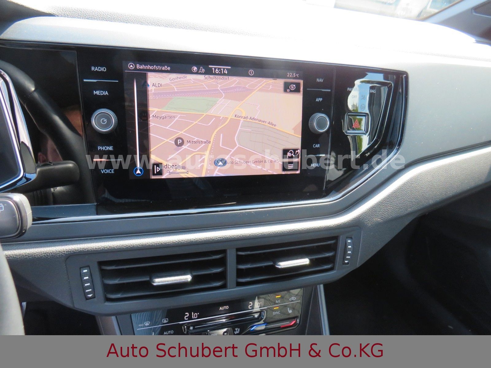 Volkswagen Taigo 1.5 TSI DSG R-Line - Samsaru's Car Outlet