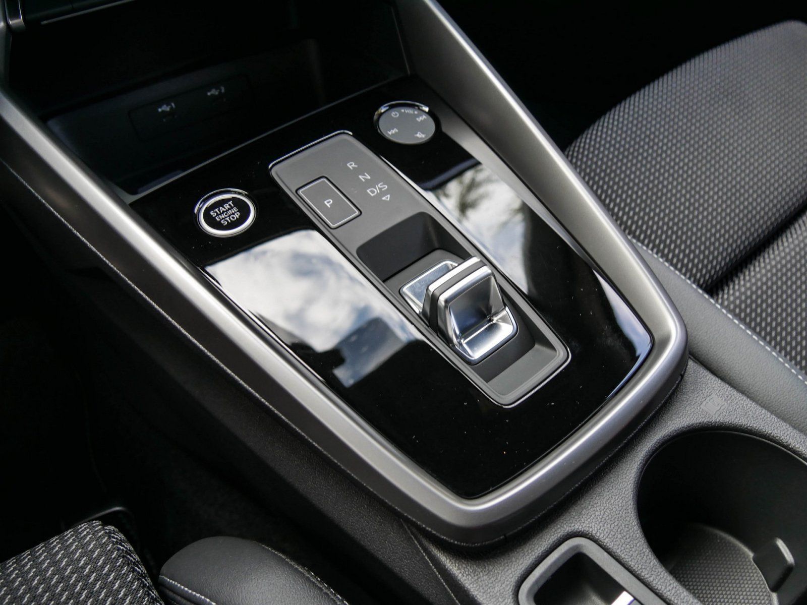 Audi A3 Sportback 35 TFSI S-Line Black - Samsaru's Car Outlet