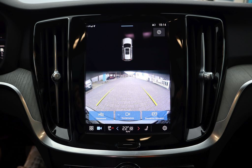 Volvo V60 T8 AWD Recharge Plus Dark|AHK|PANO|NAVI|SHZ