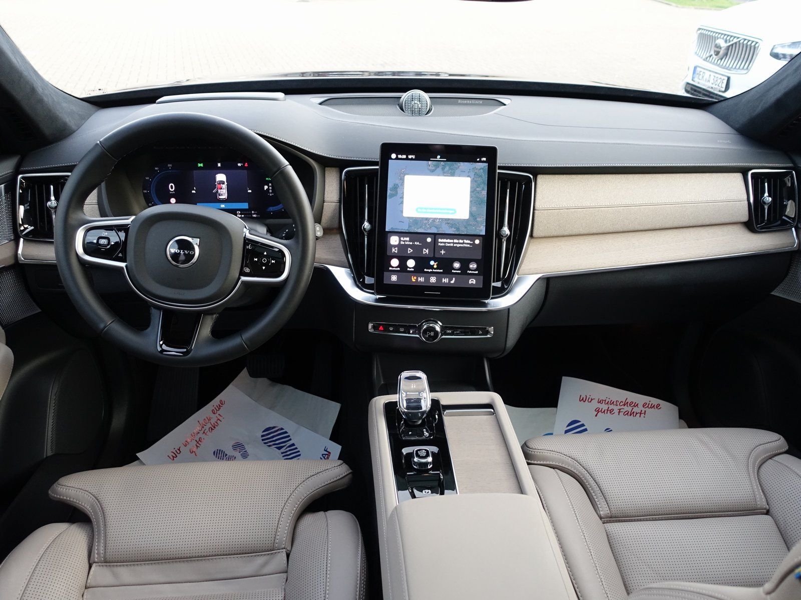 Volvo XC90 Ultra T8 AWD/Massage/B&W/Pano/360°/FourC