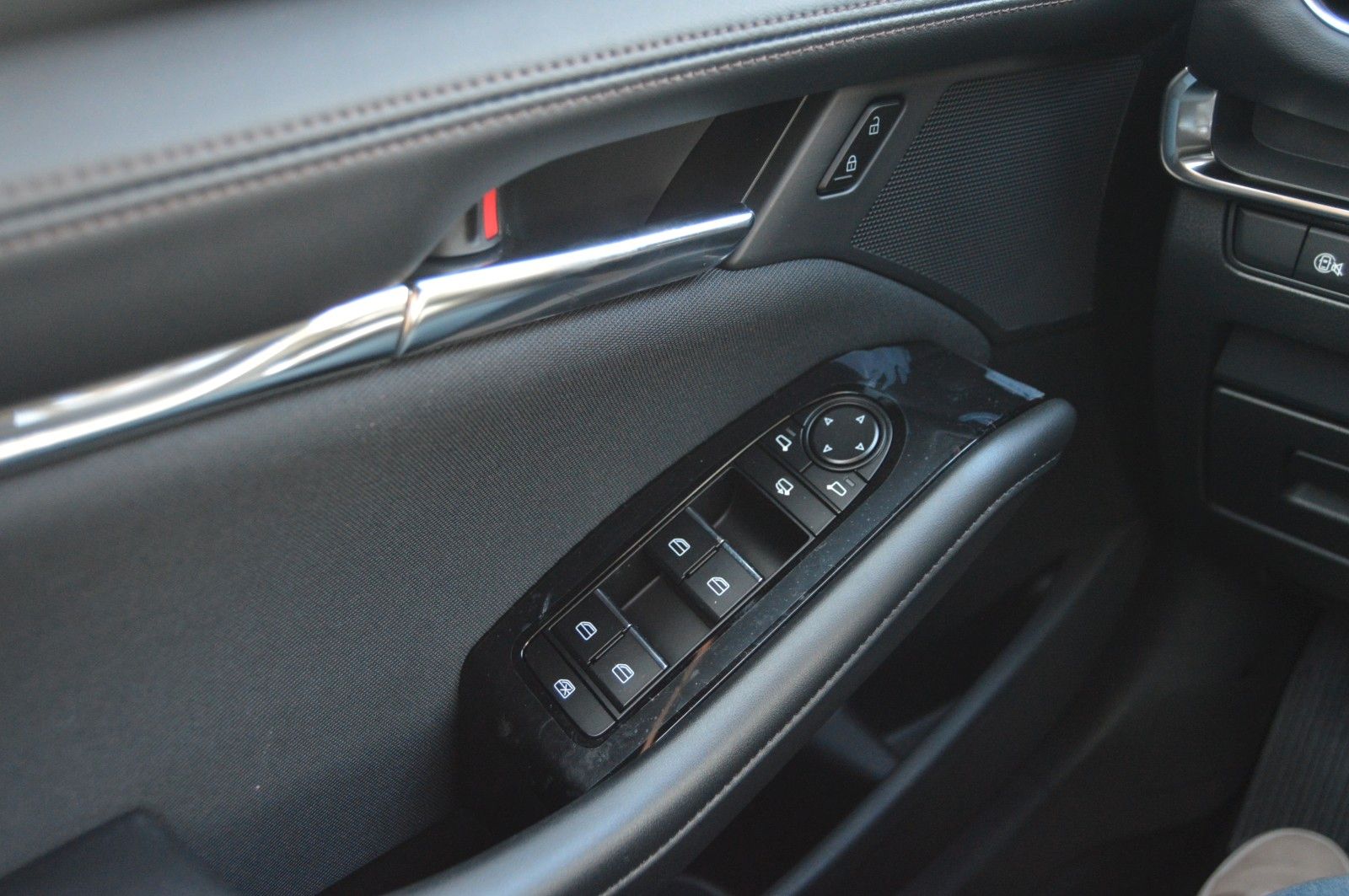 Mazda 3 Benzin 140PS 6AG Centre-Line Navi PDC SHZ