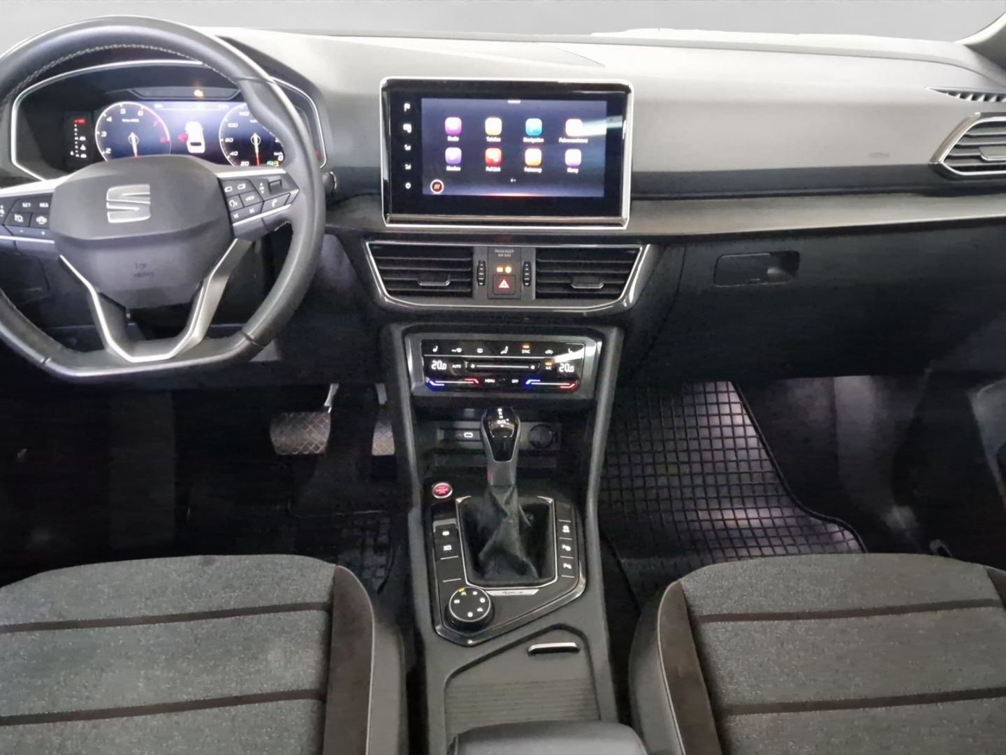 Seat Tarraco 2.0 TSI Xcellence 4Drive Alu LED AHK Pan