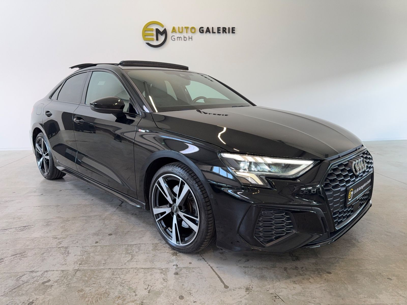 Audi A3 Limousine 35 TFSI S line Pano Kam ACC black