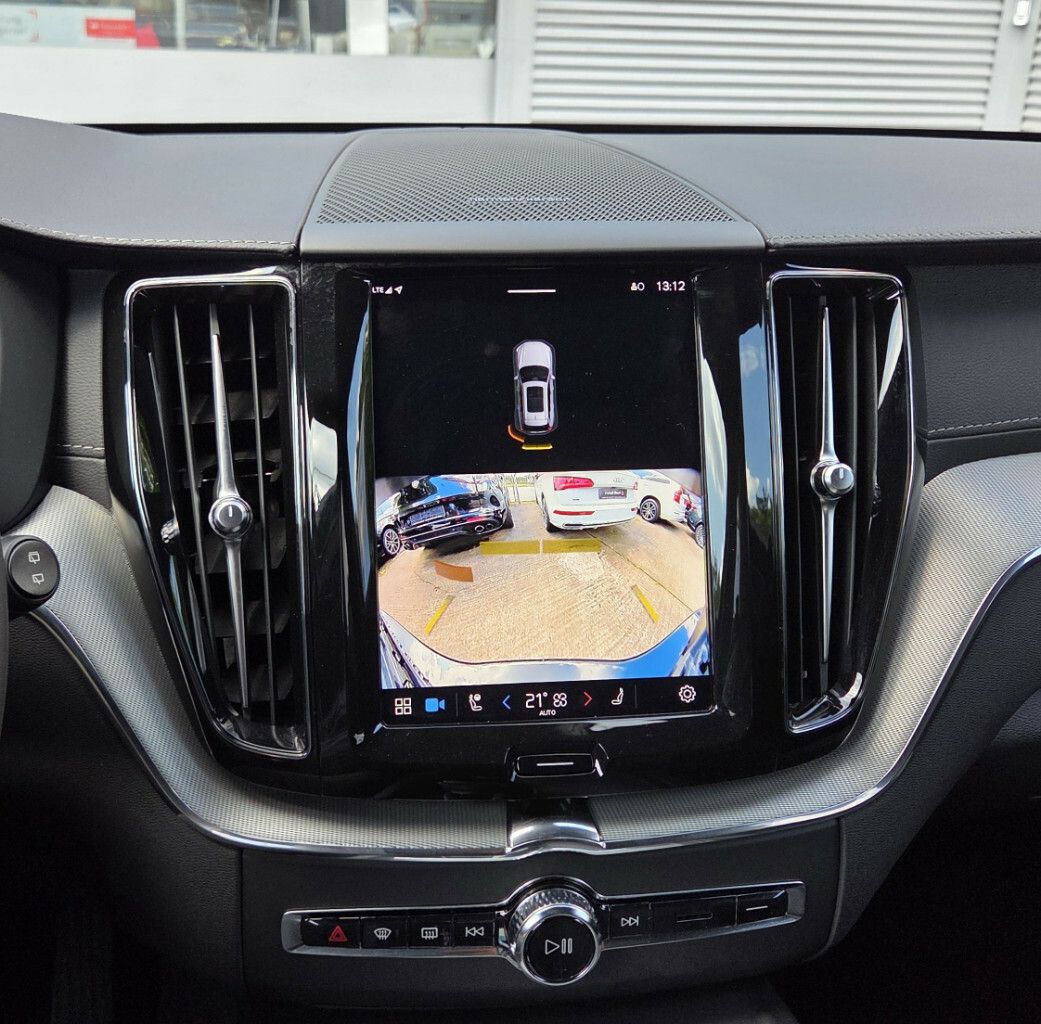 Volvo XC60 B5d AWD Ultimate Dark.Four-C.360.AHK.Stdhz.