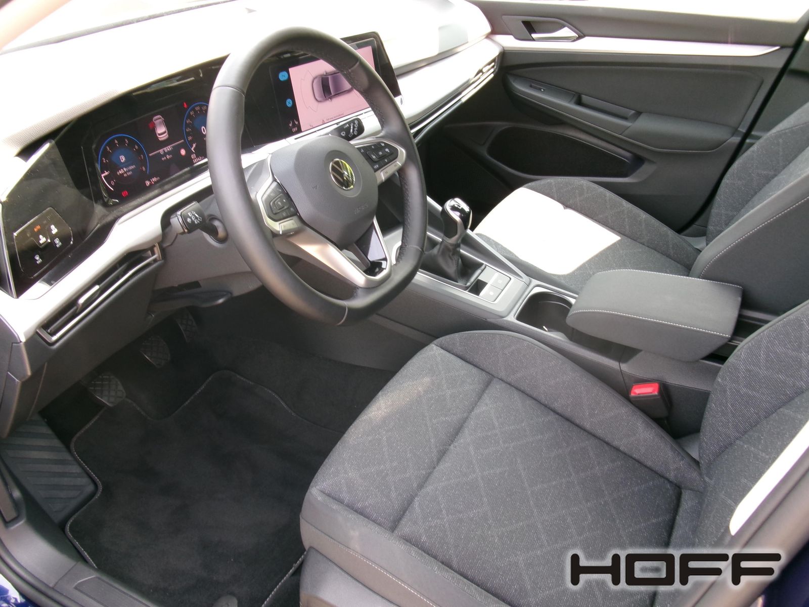 Volkswagen Golf VIII 1.0 TSI Life - Samsaru's Car Outlet