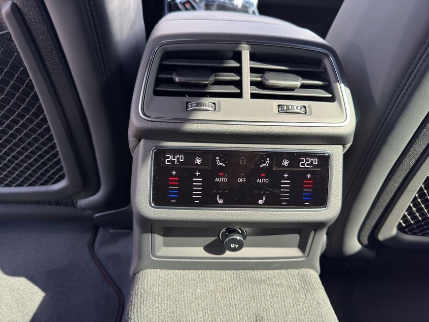 Audi RS6 Avant 4,0 l TFSI Performace quattro Pano AHK