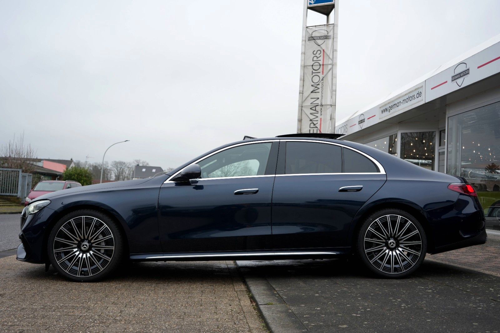 Mercedes-Benz E 200 AMG Premium Plus - Samsaru's Car Outlet