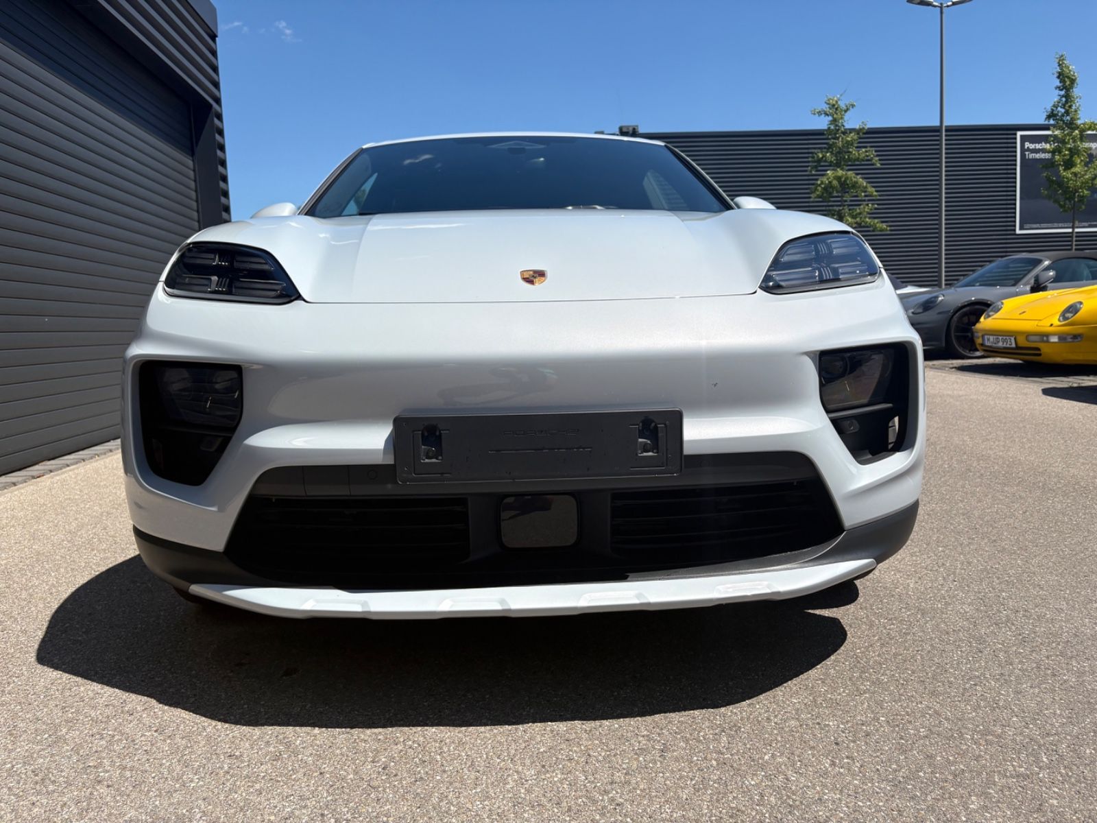 Porsche Macan Electric 4 S - Samsaru's Car Outlet