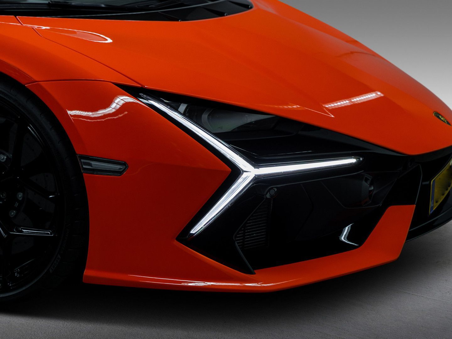 Lamborghini Revuelto - Samsaru's Car Outlet