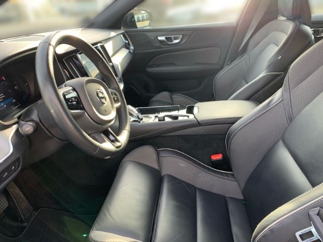 Volvo V60 T6 AWD Plus Dark gr.Reichweite Abstandstemp.