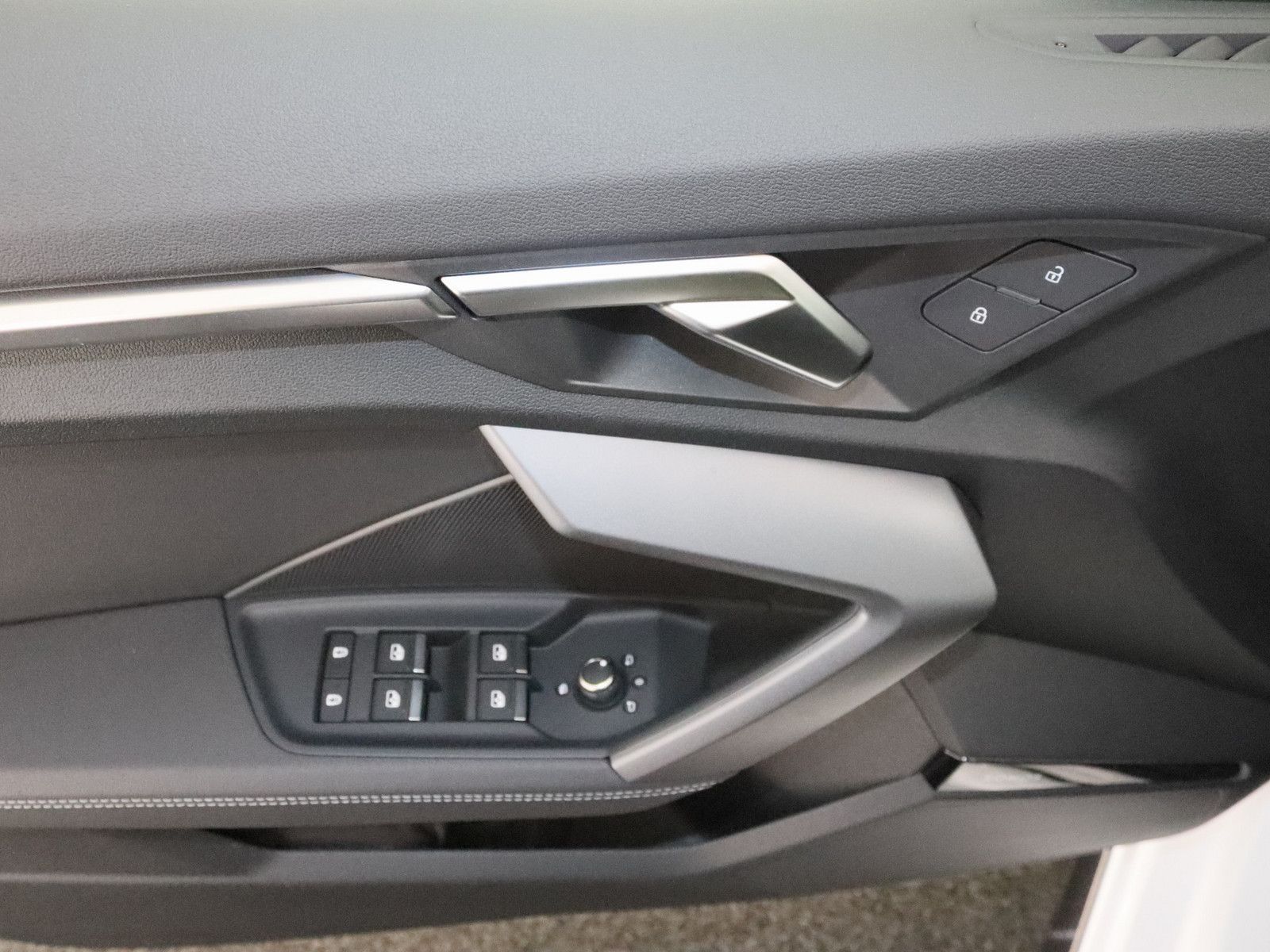Audi A3 Sportback 35 TFSI S line - Samsaru's Car Outlet