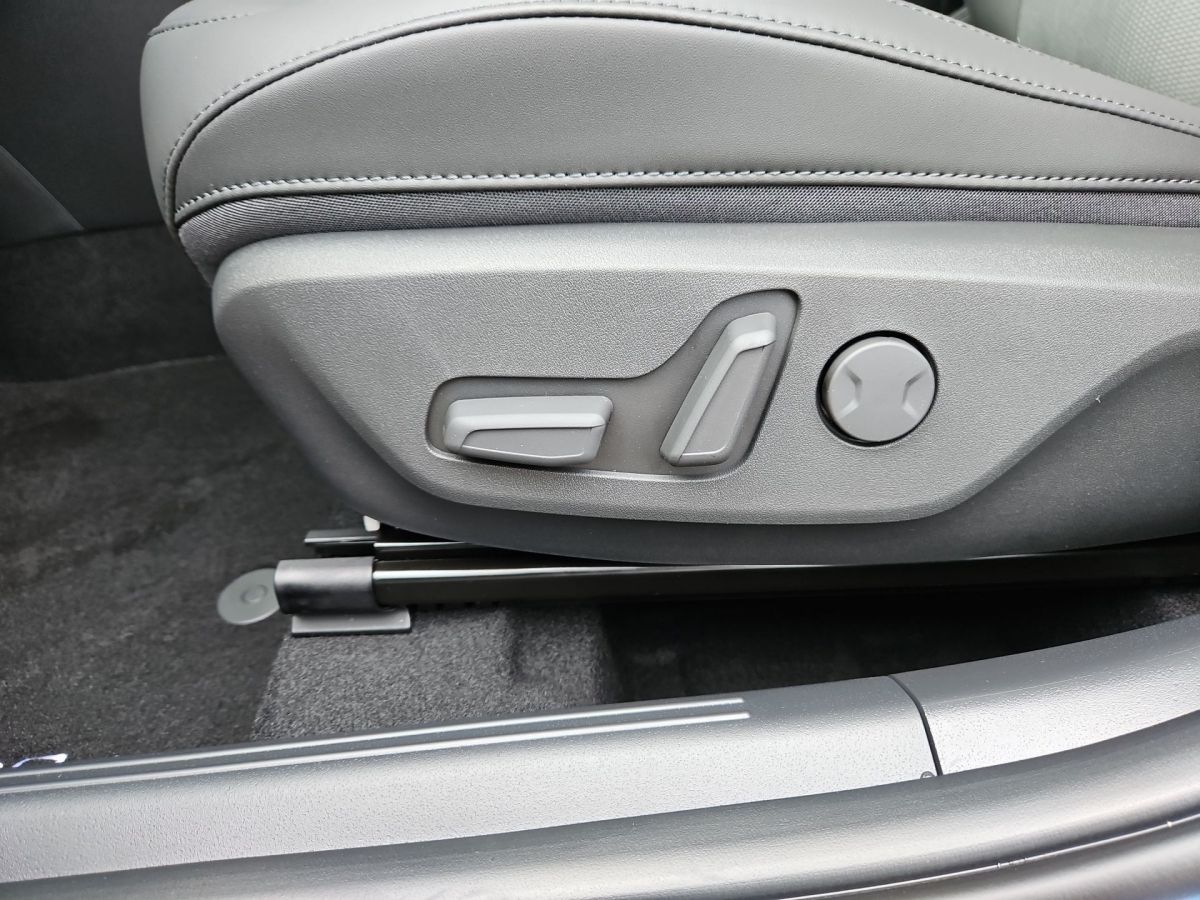 Kia Niro 1.6 HEV 129 DCT Vision - Samsaru's Car Outlet