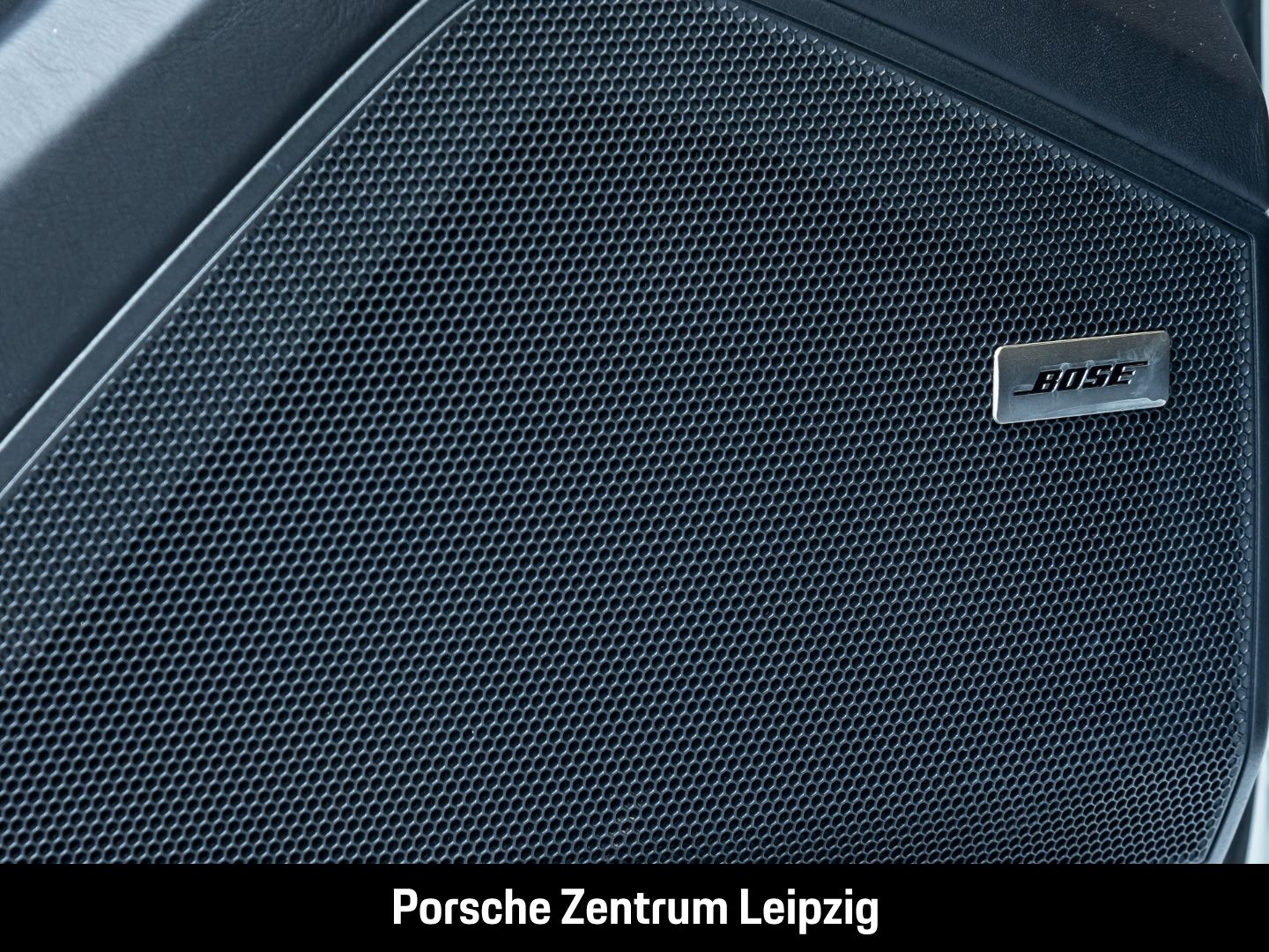 Porsche Cayenne E-Hybrid Coupe SportDesign HD-Matrix Inn